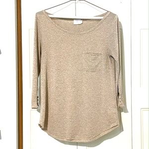 T Los Angeles shimmery gold top, Sz M